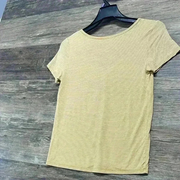 Aerie soft & sexy Yellow V-Neck Ruched T-Shirt - Picture 3 of 3